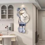 ساعة "رائد الفضاء