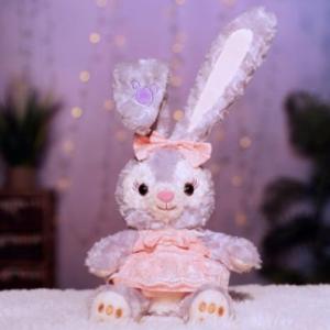 دمية أرنبة ناعمة