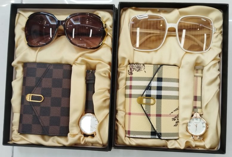 طقم الإكسسوارات النسائية