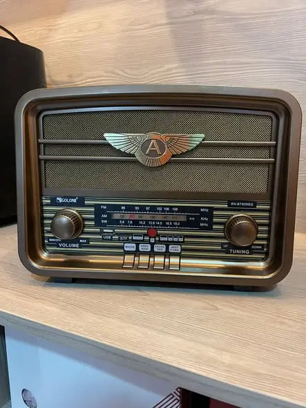 راديو الانتيكا يعمل على طاقة شمسية و على بطارية مع سماعة بلوتوث