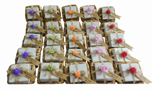 صابون زيت الزيتون بسلة ورق الموز handmade ( للهدايا و التوزيعات للمناسبات المختلفة )