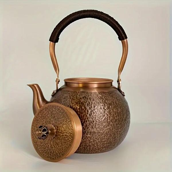 غلاية شاي نحاسية نقية مصنوعة يدويًا