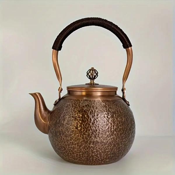 غلاية شاي نحاسية نقية مصنوعة يدويًا