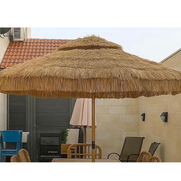 مظلة خارجية للحدائق على شكل قش