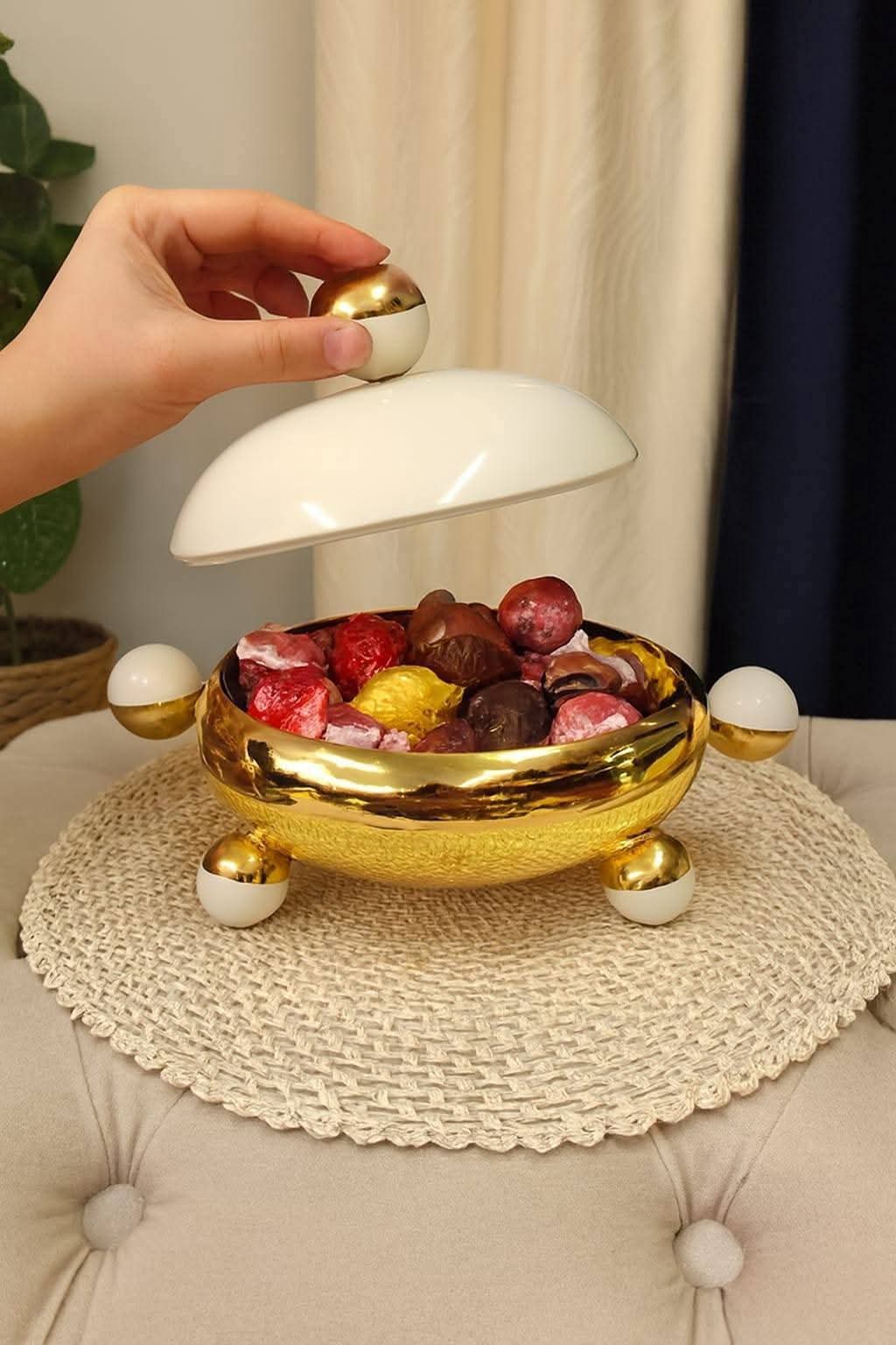 وعاء تقديم الشوكولاتة الملكي