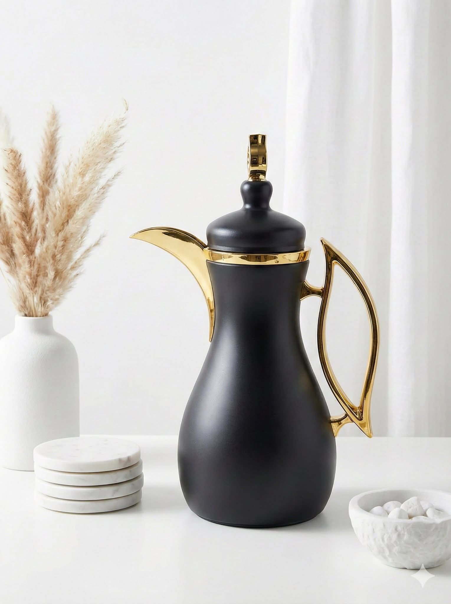 دلة القهوة ملكية