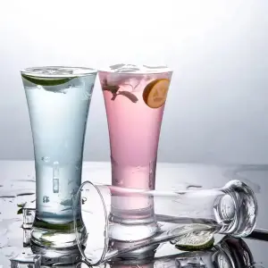 طقم أكواب زجاجية بتصميم "انسيابي"