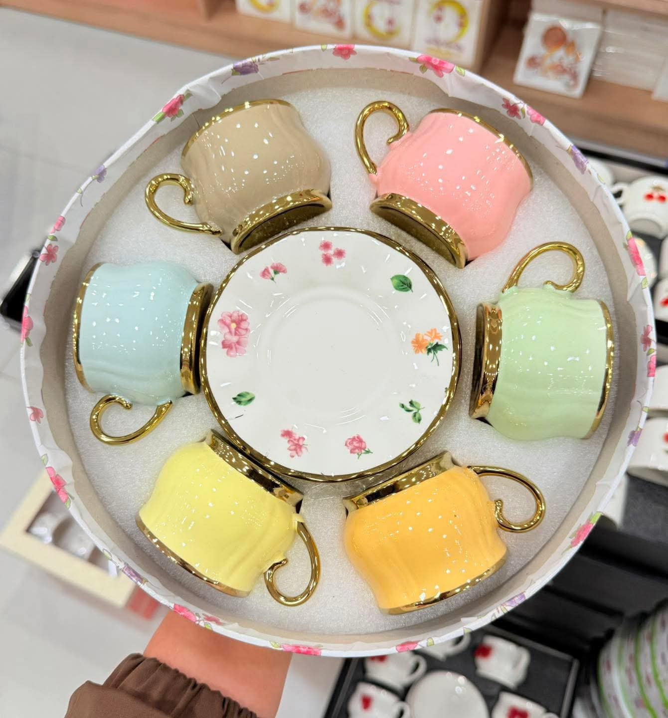 طقم فناجين قهوة سيراميك بألوان الباستيل والحواف الذهبية