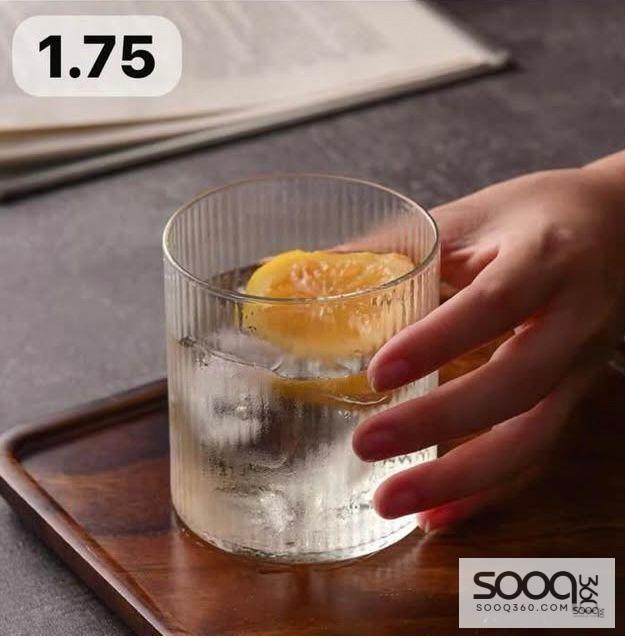 كوب التقديم الزجاجي