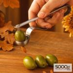 أداة إزالة نوى الزيتون والتمر والكرز