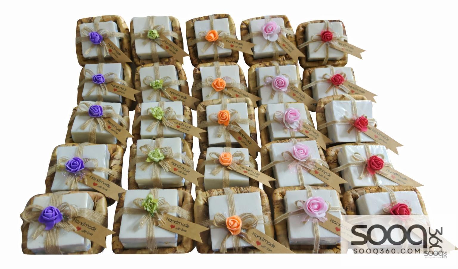 صابون زيت الزيتون بسلة ورق الموز handmade ( للهدايا و التوزيعات للمناسبات المختلفة )