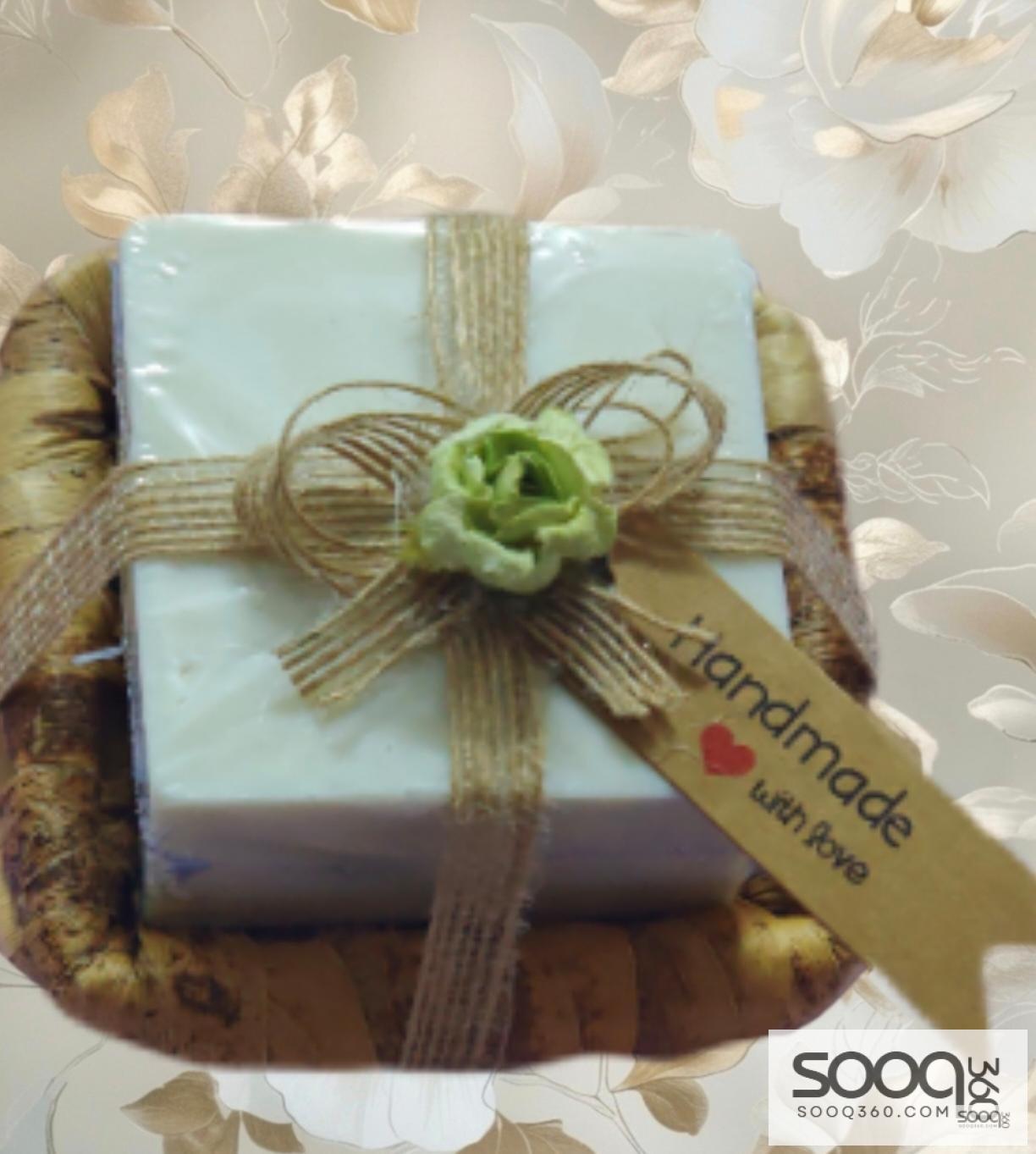 صابون زيت الزيتون بسلة ورق الموز handmade ( للهدايا و التوزيعات للمناسبات المختلفة )