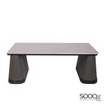 طاولة وسط رخام صناعي لون رمادي 120x60سم قاعدة جلد مطرز بني